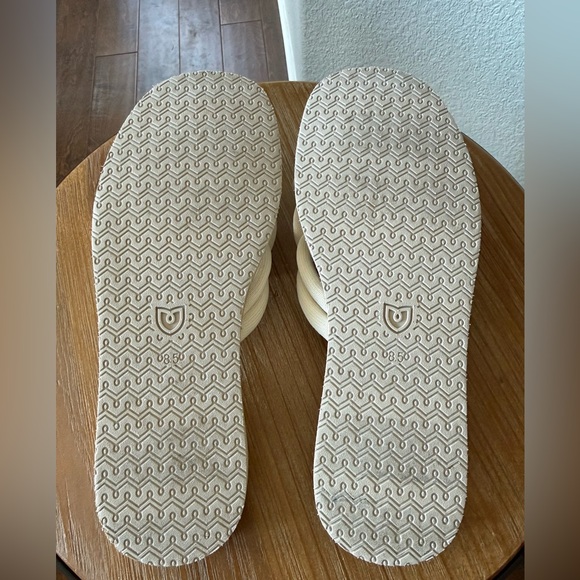 Rothy’s knotted slide sandal. Size 8.5 - Picture 4 of 5